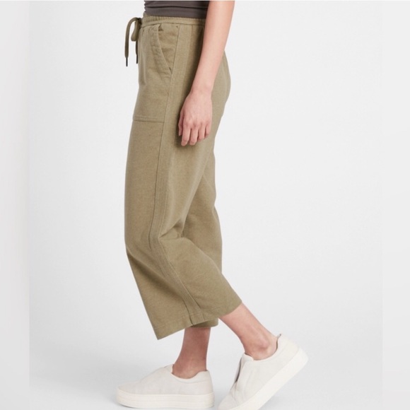 NWT Athleta Farallon Wide Leg Cropped Pant - Picture 2 of 16